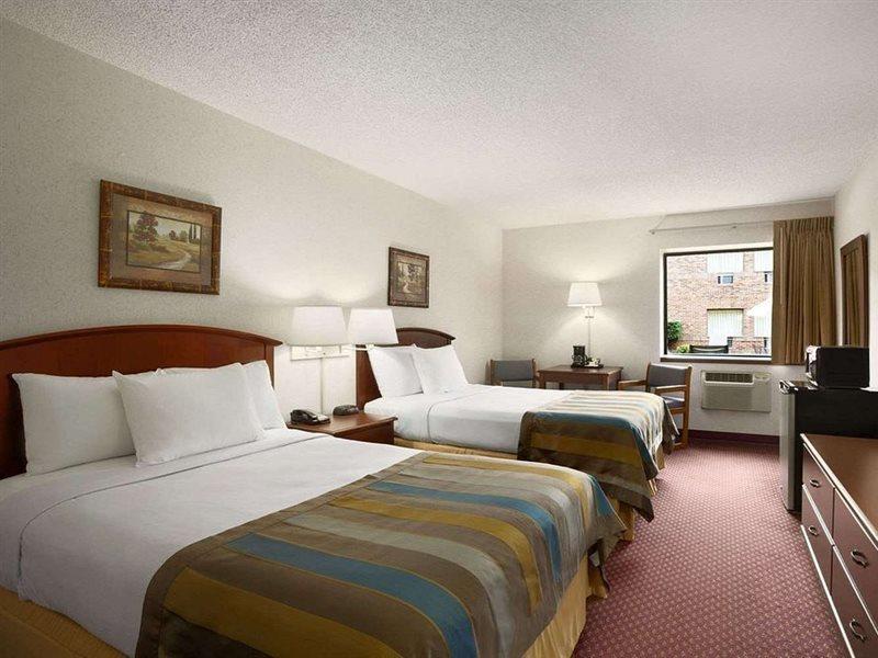 Days Inn By Wyndham Middletown Εξωτερικό φωτογραφία