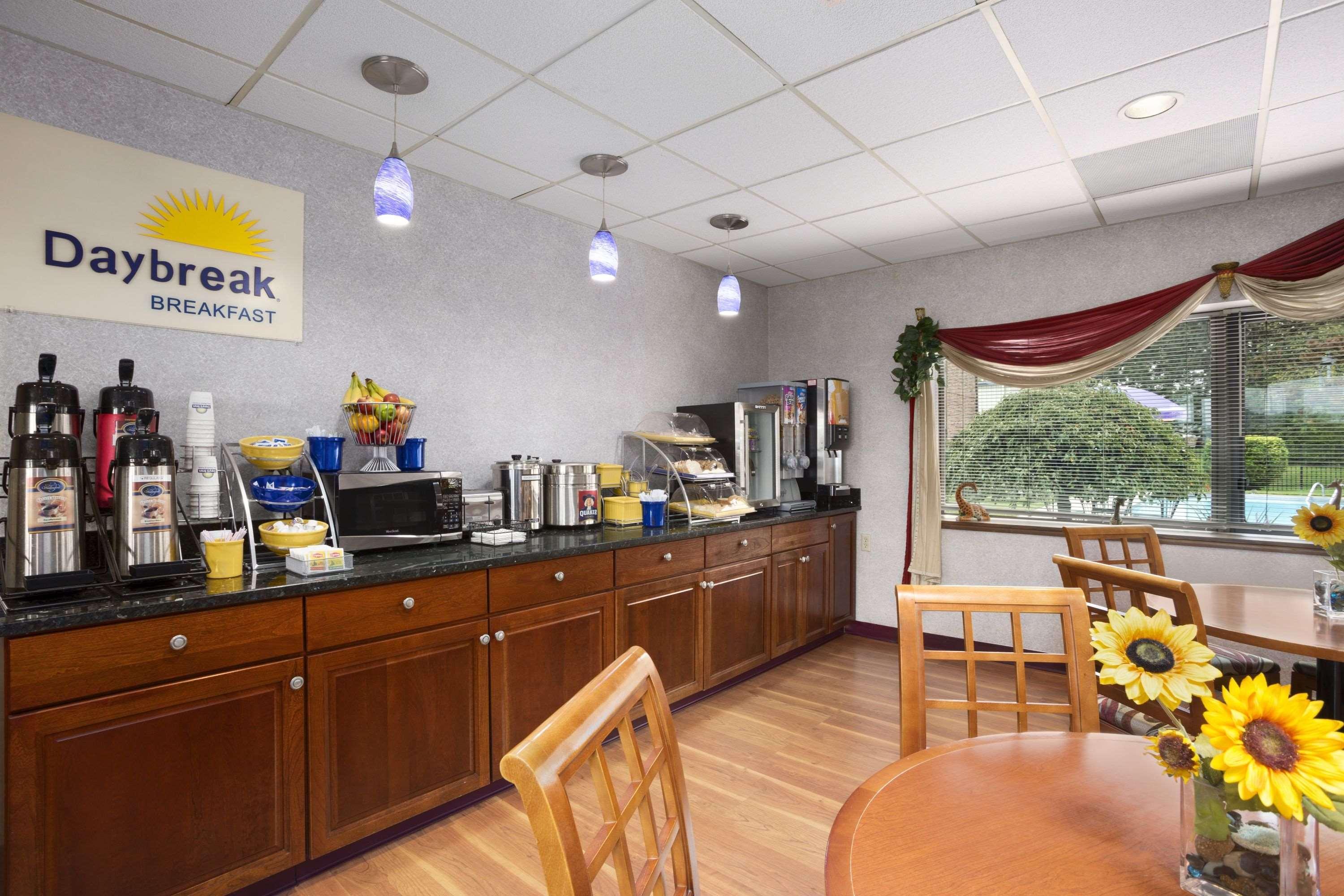 Days Inn By Wyndham Middletown Εξωτερικό φωτογραφία