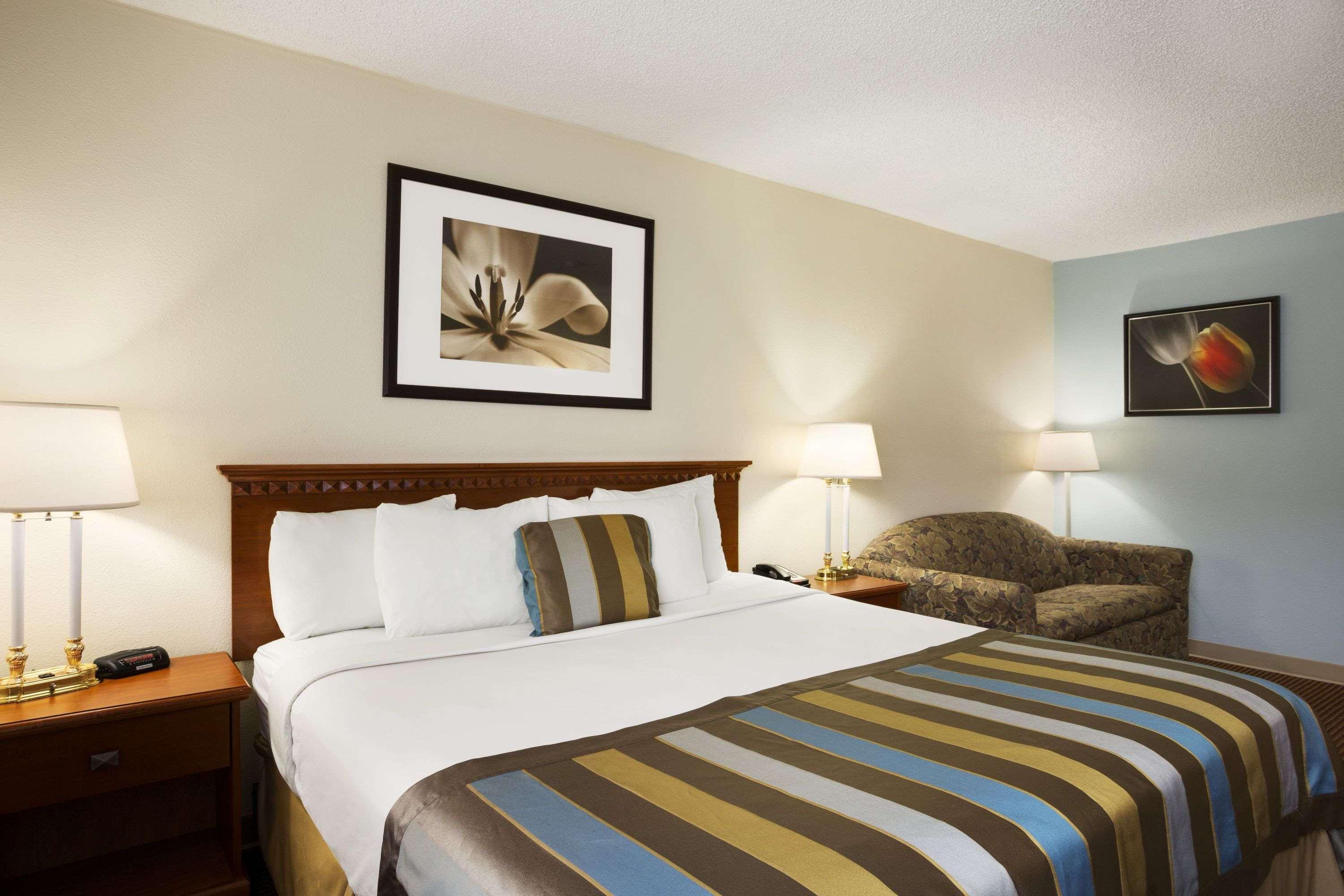 Days Inn By Wyndham Middletown Εξωτερικό φωτογραφία
